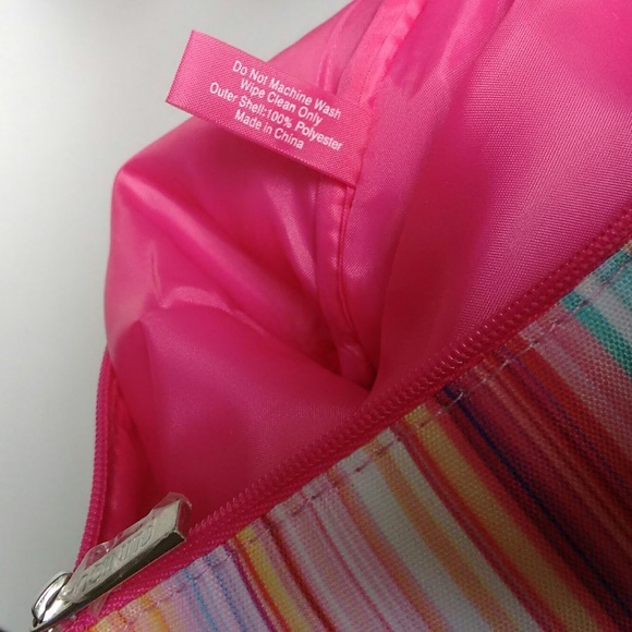 3pcs - 2 🆕Avon lipstick & 1 NWOT Clinique Bag - Picture 6 of 7